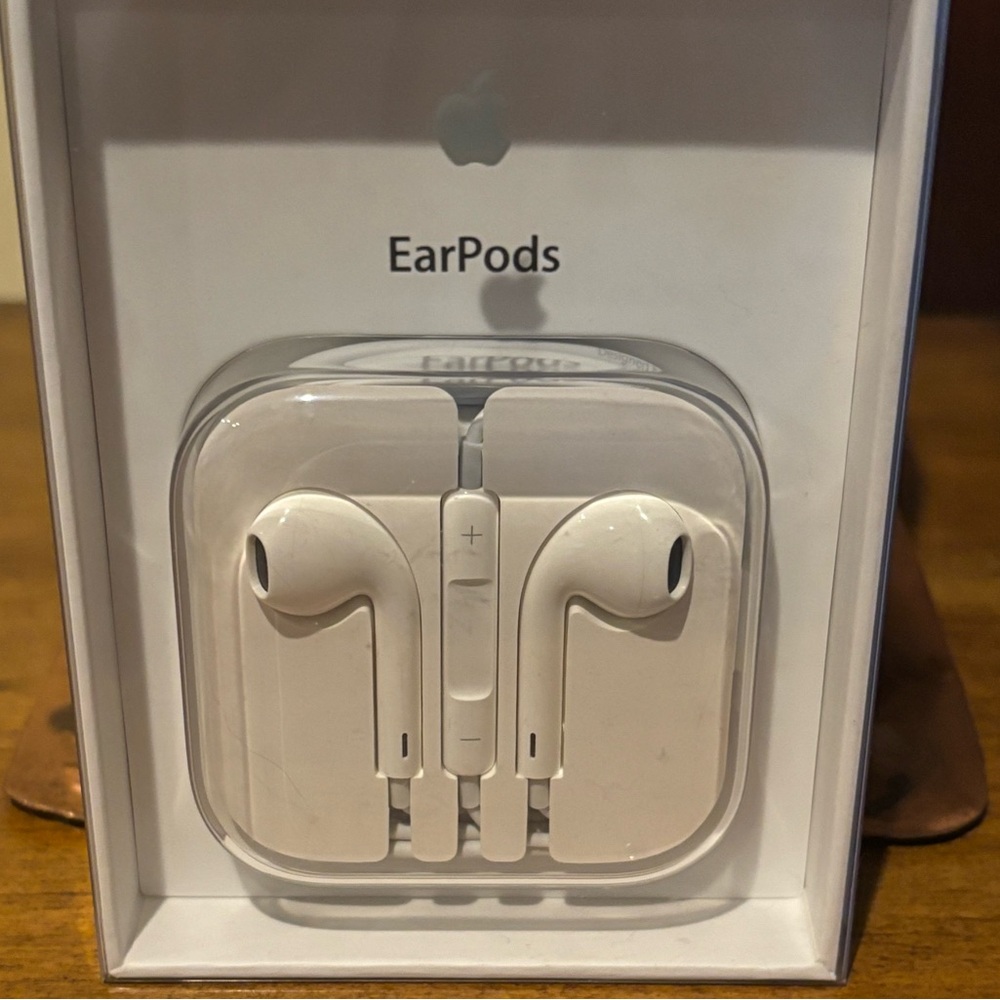 🆕 Apple EarPods in-Ear Earbuds with Mic & Remote Earbud Headphones